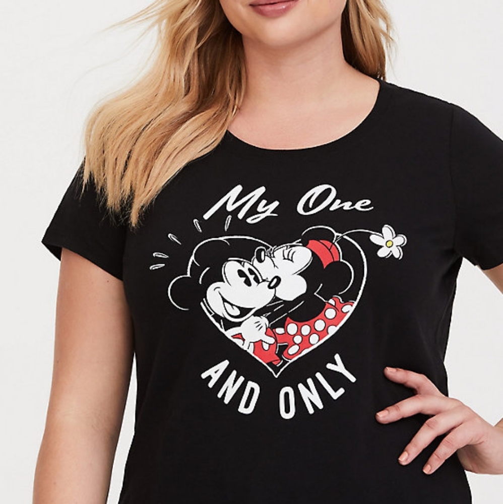 TORRID DISNEY MICKEY & MINNIE KISSING SLIM FIT